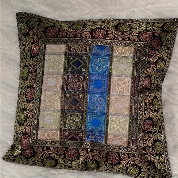 Throw pillow cover - Picture 1 of 4